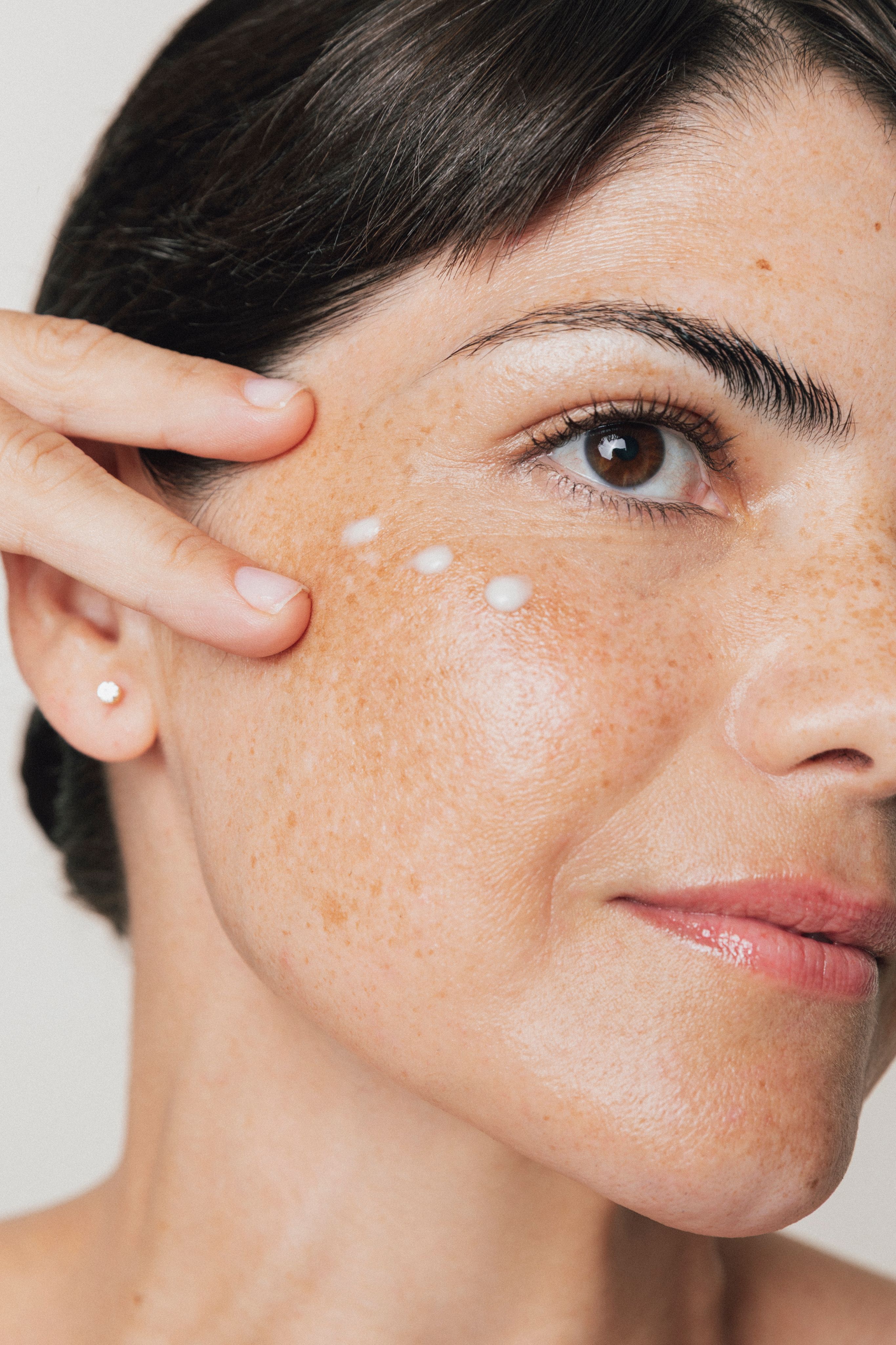 Strengthens the Skin Barrier